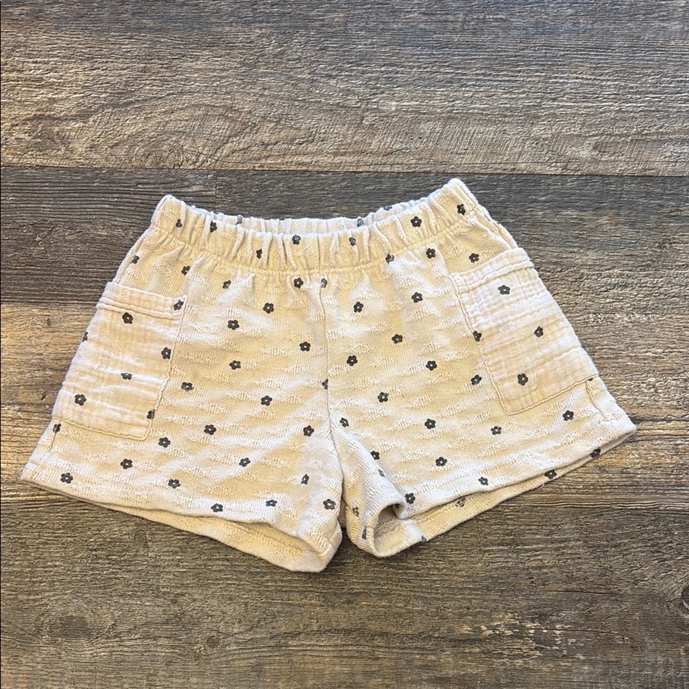 Zara Cream and Black Relaxed Fit Shorts